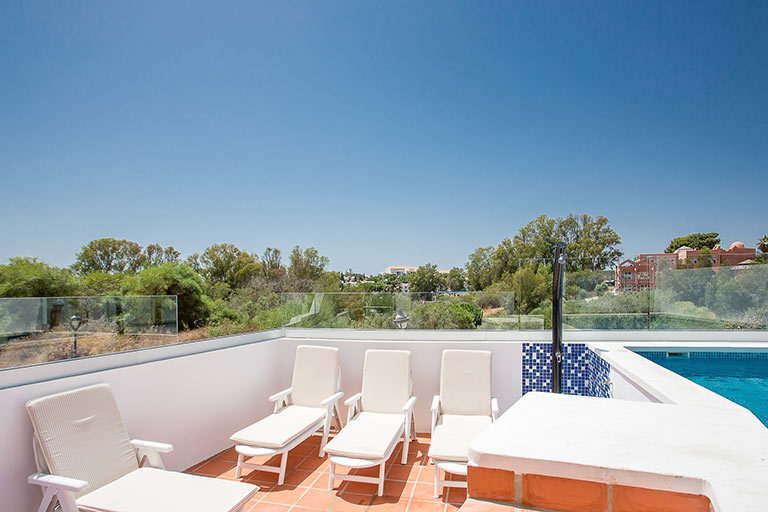 Sun terrace of the holiday flat Artola Golf B Marbella