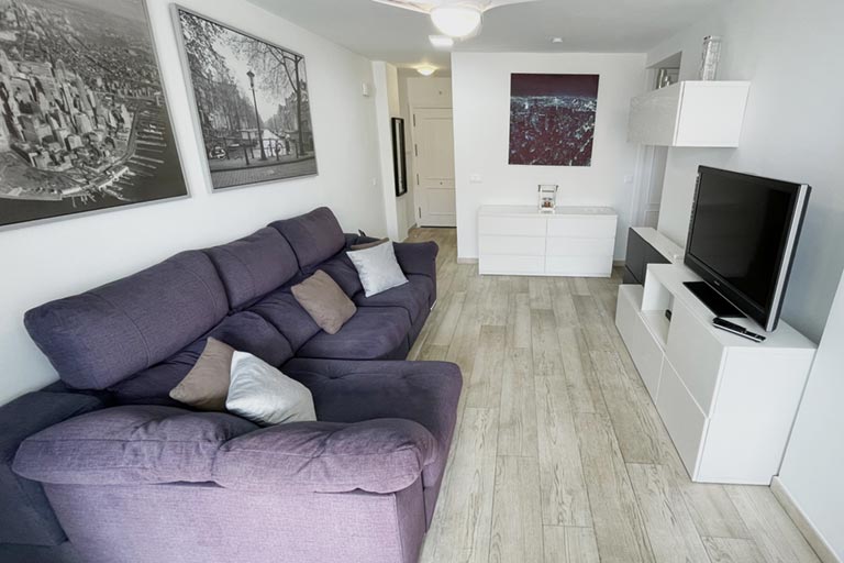 Apartamento Marbella - Salón con sofá cama
