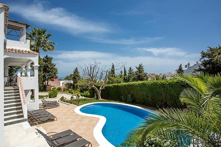Villa in Spanien mit eigenem Pool
