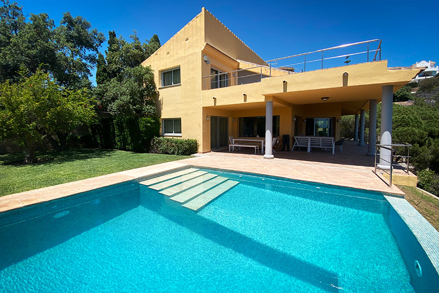 Villa Paseo Belgica - Alquilar un chalet con piscina en España